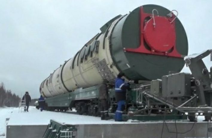 Rudal RS 28-Sarmat milik Rusia. Konon kabarnya, rudal yang disebut juga 