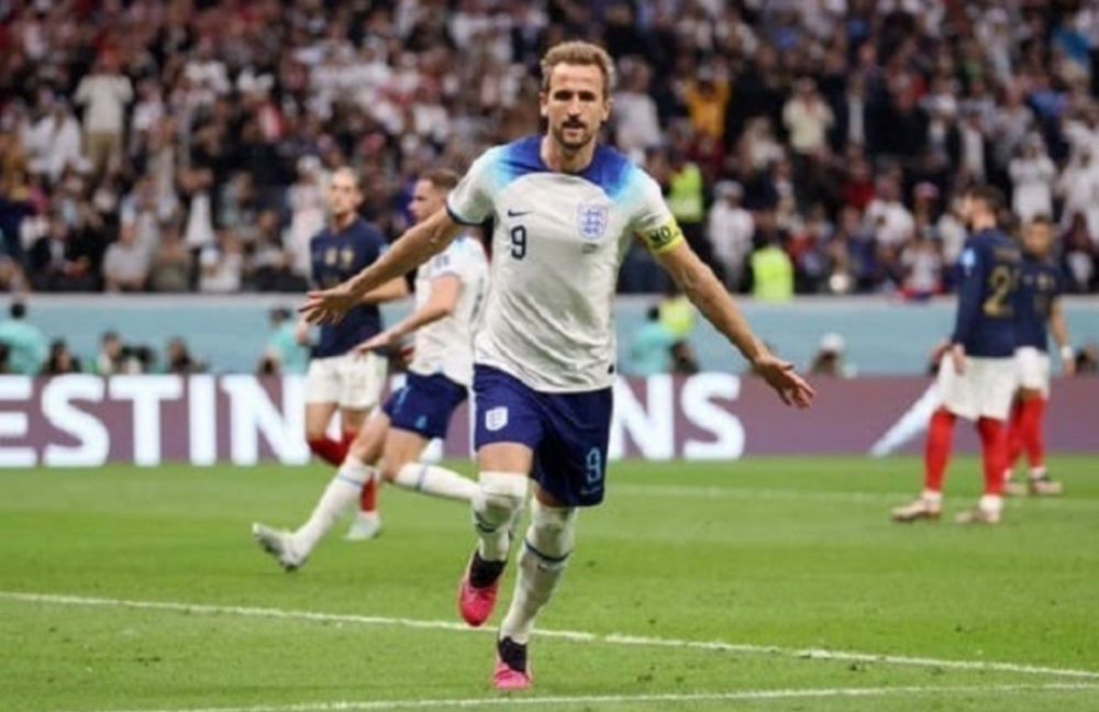 Momen selebrasi kapten Inggris setelah berhasil menjebol gawang Prancis di perempat final piala dunia 2022.