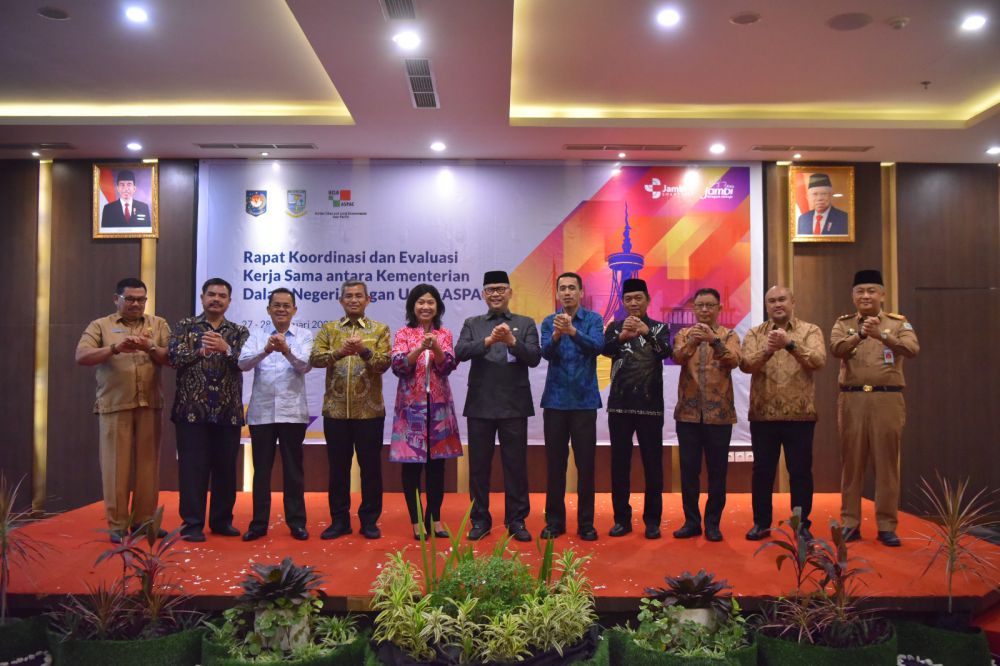 Kota Jambi didaulat menjadi tuan rumah penyelenggaraan Rapat Koordinasi dan Evaluasi Kerjas Sama antara Kementerian Dalam Negeri (Kemendagri) bersama United Cities and Local Governments Asia-Pacific (UCLG-ASPAC) yang diadakan di Hotel BW Luxury, Jambi (27/2).