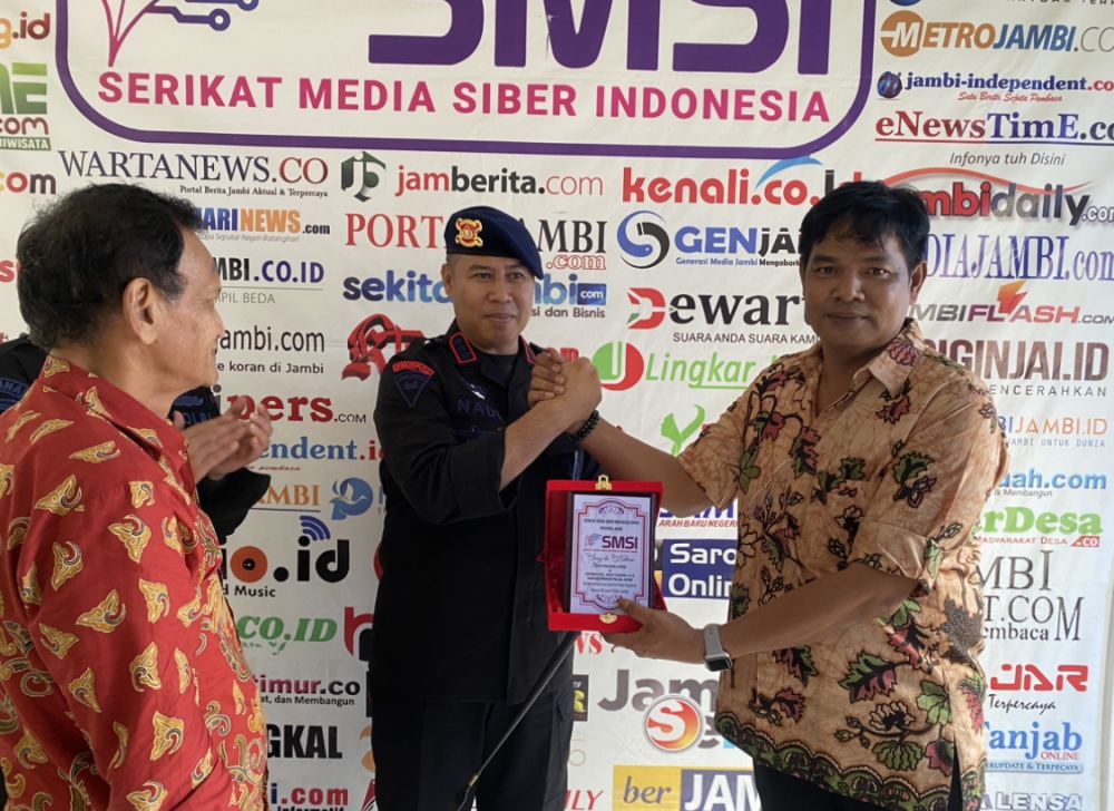 Sinergitas Tanpa Batas, Dansat dan Perwira Brimob Polda Jambi Kunjungi Kantor SMSI Jambi