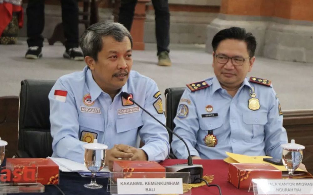Kepala Kanwil Kemenkumham Bali Anggiat Napitupulu memberikan keterangan.