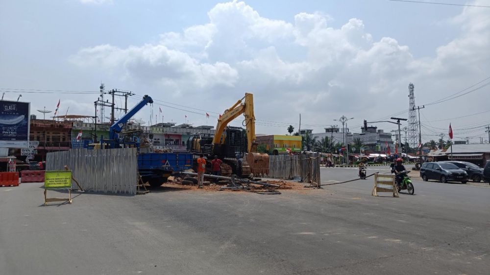 Pemkab Tebo lakukan revitalisasi tugu Pahlawan Nasional Sultan Thaha Siafudin yang berada di Simpang Tiga atau KM 1 Muara Tebo. 