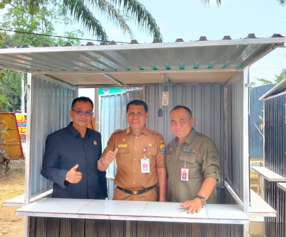Gerobak Jualan yang diberikan kepada pelaku UMKM di Muaro Jambi.