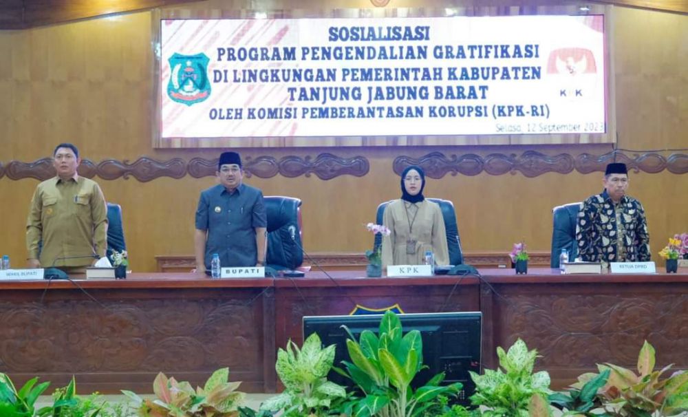 Bupati Tanjab Barat Buka Sosialisasi Program Pengendalian Gratifikasi Oleh KPK RI