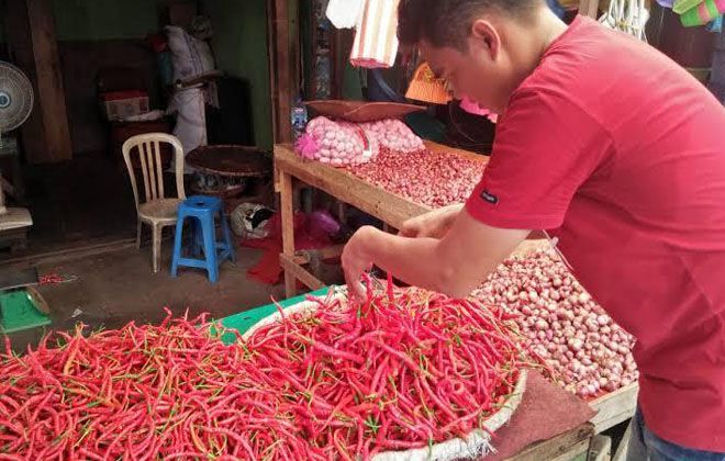 Salah satu penjual cabai di Pasar Atas Muara Bungo.