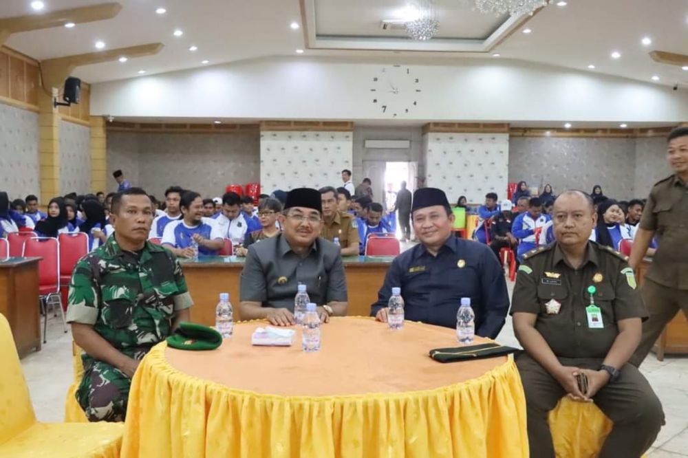Bupati serahkan bonus kepada atlet dan pelatih yang berprestasi