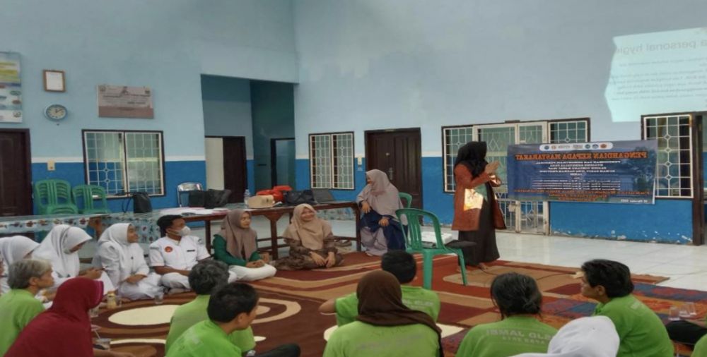 Pendidikan Kesehatan dan Demonstrasi Personal Hygiene Genetalia Pada Pasien Ruang Rawat Inap RSJ Provinsi Jambi