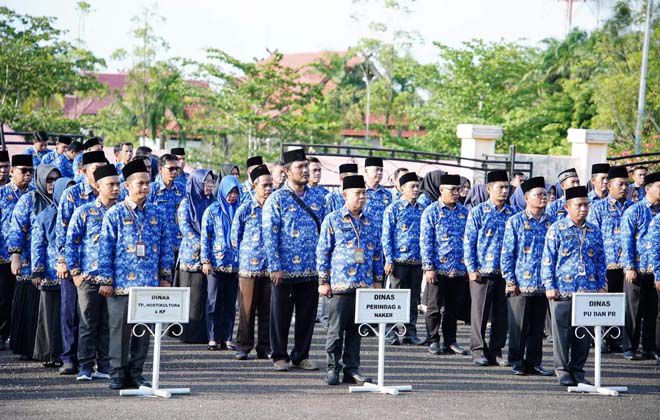 UPCARA: ASN Tebo saat melakukan apel.