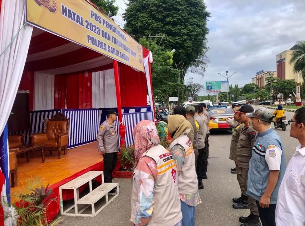 Petugas saat apel pengamanan Nataru di Pos Jaga Sarolangun. 
