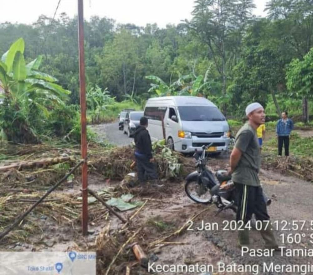 Jembatan Tamiai Amblas, Pengendara Bangko-Kerinci Bisa Lewat Jalur Alternatif
