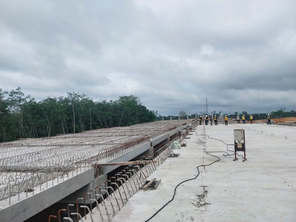 Pekerjaan jalan tol ruas Bayung Lencir Tempino sudah Mencapai 47 lersen. Pile Slab digunakan pada pekerjaan tanah lunak pada bentang Tol seluas 3 hektar.
