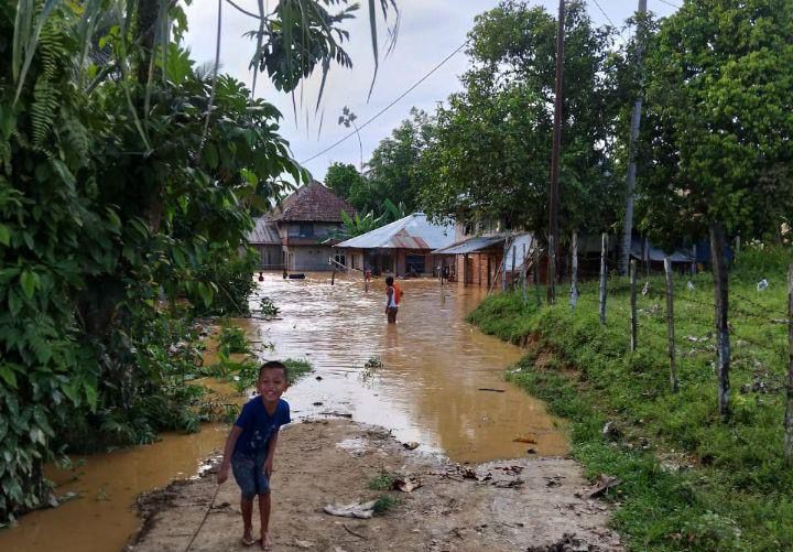 Dampak Banjir Bandang di Sarolangun, Akses Jalan Rusak