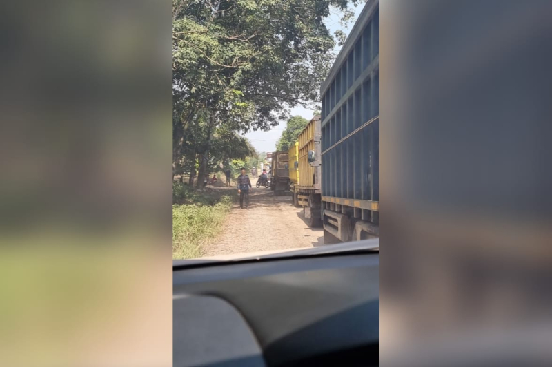 Operasional Truk Batu Bara Sarolangun - Batanghari Dihentikan Mulai Malam Ini, Ini Sebabnya

