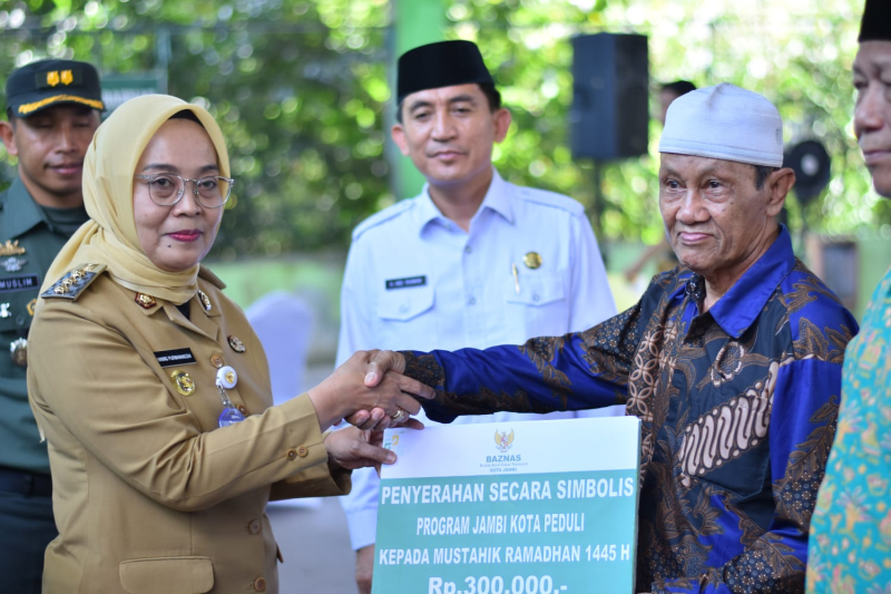 Pj Walikota Jambi Sri Purwaningsih Buka Gerakan Pejabat Daerah Membayar Zakat