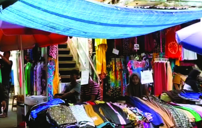 Pedagang Mengeluh Sepi Jelang Lebaran