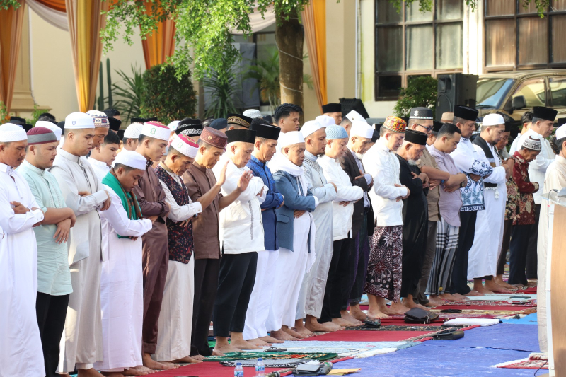 Polda Jambi Gelar Shalat Idul Fitri 1445 Hijriah


