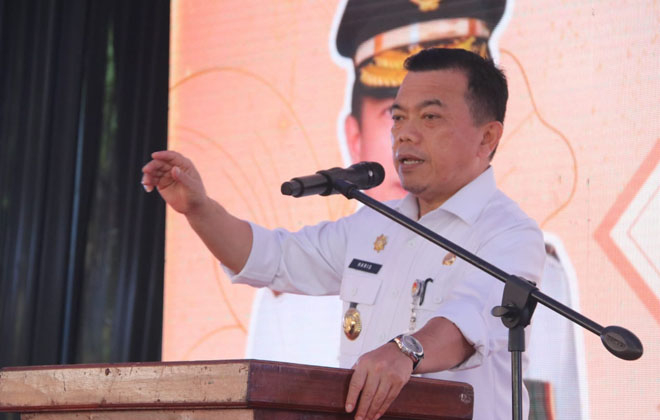 Gubernur Jambi Dr.H. Al Haris, S.Sos, MH Saat Memberikan Arahan Kepada Siswa SMAN 2 Kota Jambi