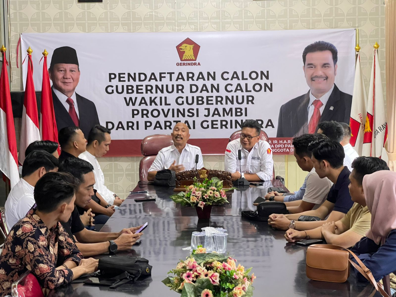 Tim penjaringan bakal calon gubernur dan wakil gubernur Jambi dari partai Gerindra menyambut kedatangan perwakilan kandidat petahana Al Haris.