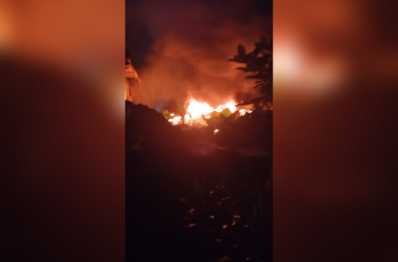 Ketiduran Saat Memasak Kue, Dua Unit Rumah dan Motor di Talang Banjar Terbakar
