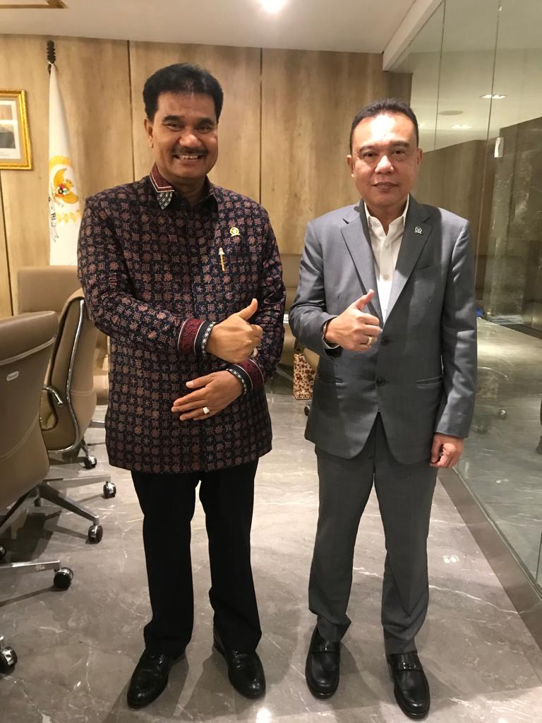 Anggota DPR RI Dr. Ir. H. A.R. Sutan Adil Hendra, MM ketika bersama Wakil Ketua DPR RI, Sufmi Dasco Ahmad dalam sebuah kegiatan beberapa waktu lalu.