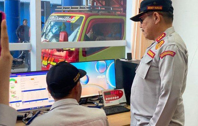 UPPKB PELAWAN: Petugas BPTD Kelas II Jambi saat bertugas di UPPKB Pelawan Sarolangun. 