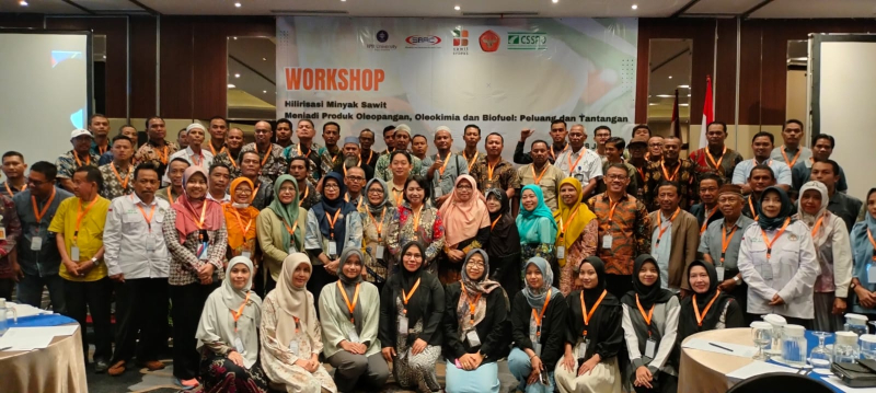 Hilirisasi Minyak Sawit Menjadi Produk Oleopangan, Oleokimia dan Biofuel serta Peluang hingga Tantangannya