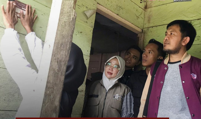 Komisioner KPU Provinsi Jambi, Edison melakukan monitoring pencocokan dan penelitian (coklit) data pemilih Pilkada 2024