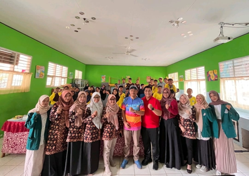 GIAT Bullying (Bahagia Tanpa Bullying): Tim Dosen Jurusan Keperawatan Fakultas Kedokteran dan Ilmu Kesehatan Universitas Jambi berikan Pelatihan Latihan Berpikir Positif sebagai Upaya Pencegahan Perilaku Bullying pada Remaja 
