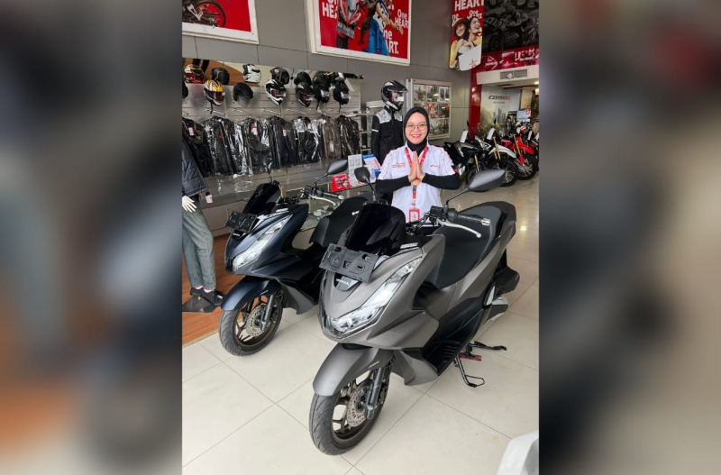 Gaya dan Performa Honda PCX160 Kini Lebih Terjangkau, Ini Harga Terbarunya