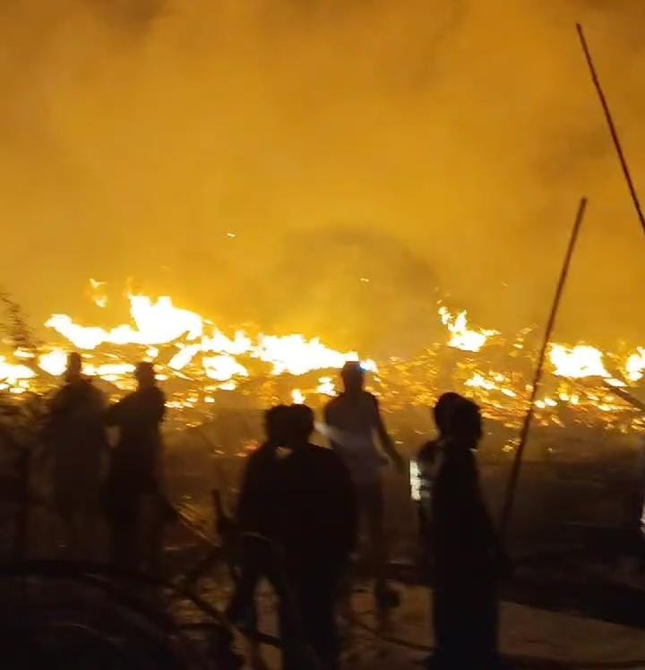 Belasan Rumah di Sungai Itik Hangus Terbakar, 1 Orang Meninggal Dunia