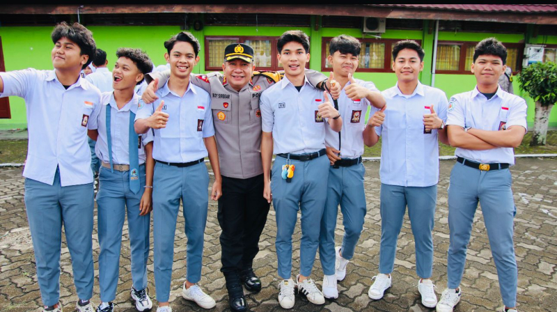 Kapolresta Jambi Turun Langsung ke Sekolah Sosialisasikan Kenakalan Remaja ke Pelajar SMAN 1