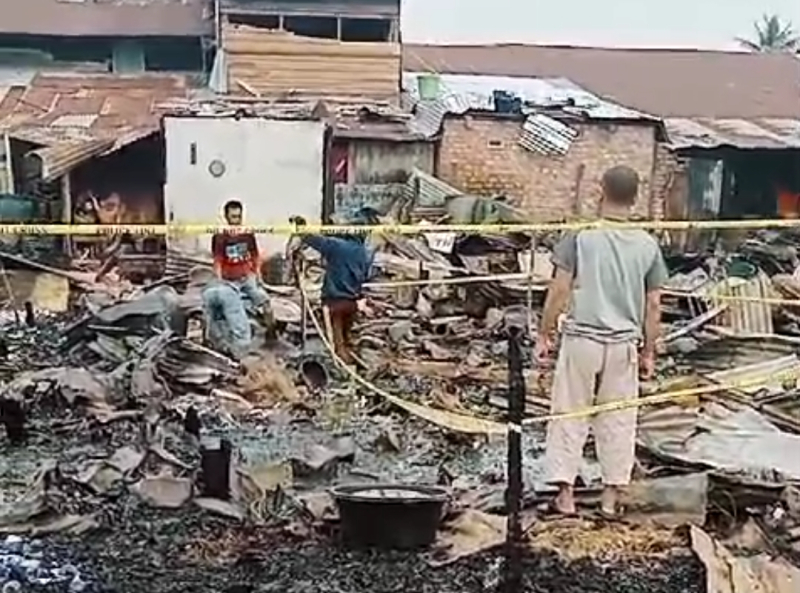Cerita Korban Tewas Kebakaran di Sadu, Sempat 4 Kali Dievakuasi, Tetap Nekad Kembali Masuk Rumah 