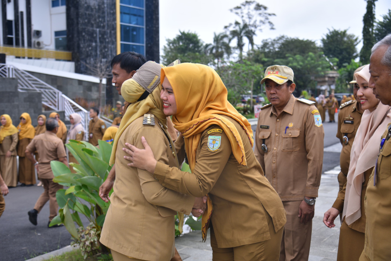 Pimpin Apel Terakhir Dihadapan ASN, Pj Wali Kota Jambi Titip Jaga Kekompakan Untuk Bangun Kota Jambi
