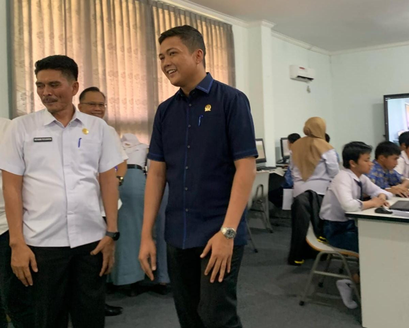 Ketua DPRD Jambi Pantau Pelaksanaan Tes CAT PPDB di SMA TT