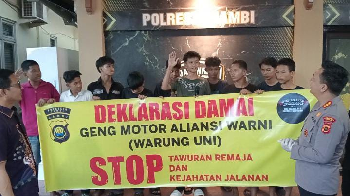Kelompok berandalan bermotor 'Warung Uni' di Jambi Serahkan Diri dan Deklarasi Damai di Polresta