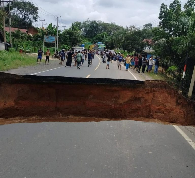 Jalan Lintas Sumatera Putus di Bungo, Dirlantas Arus Lalu Lintas Dialihkan ke Kerinci