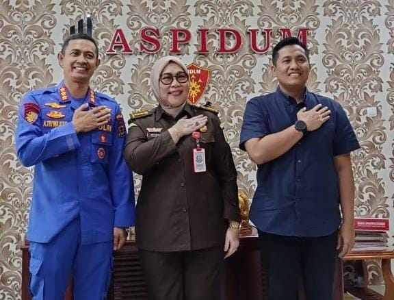 Jalin Sinergitas dalam Penegakan Hukum, Direktur Polairud Polda Jambi Kunjungi Kejaksaan Tinggi Jambi

