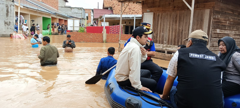 Ketinggian Sungai Batanghari Capai 14.35 M, Kota Jambi Siaga II Banjir