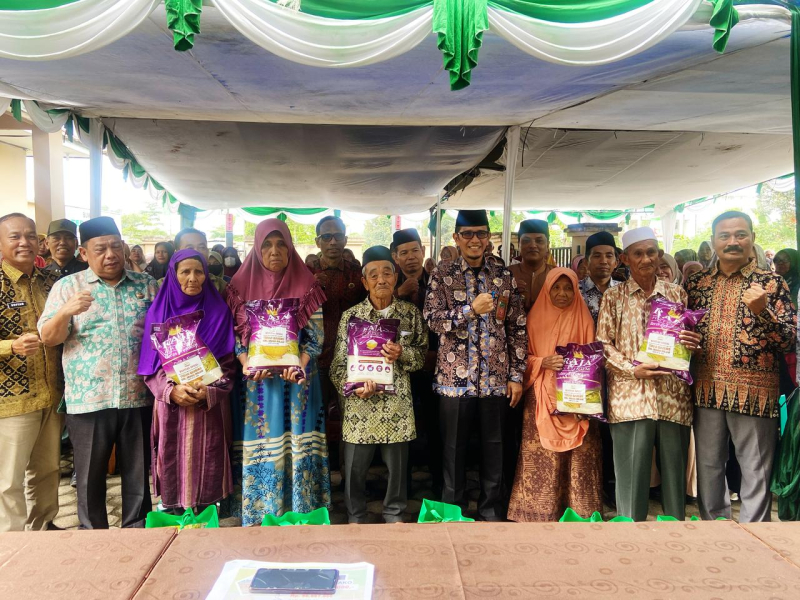 Jadi Bumdesma Terbaik di Batanghari, Lkd Teras Mandiri Kecamatan Muara Bulian Salurkan Ratusan Sembako Gratis