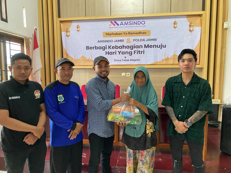 Amsindo dan Polda Jambi Gelar Bakti Sosial di Desa Teluk Majelis, Bagikan Ratusan Paket Sembako