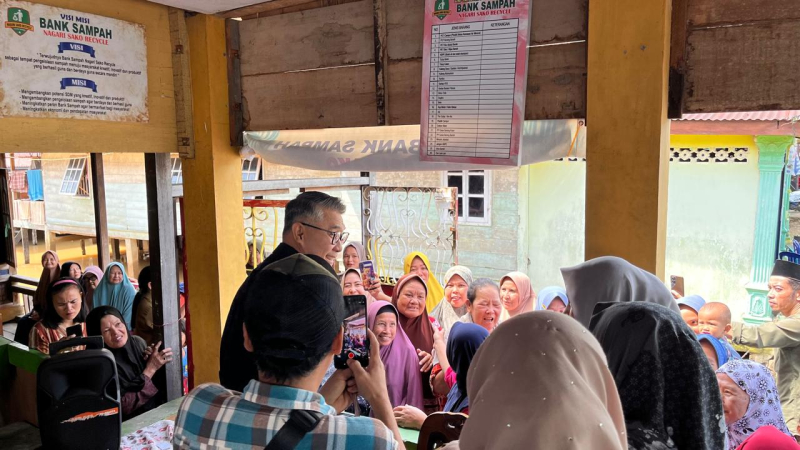 Dielu-elukan Warga Saat Reses di Pelayangan, Anggota DPR RI Sy Fasha Serahkan Bantuan Untuk Korban Banjir