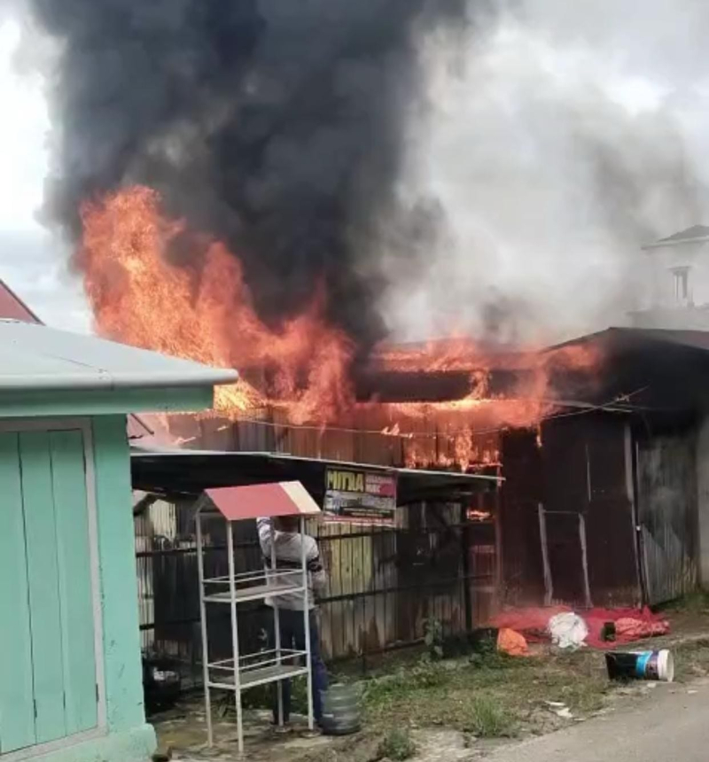 Kebakaran di Sungai Penuh, Satu Rumah dan Gudang Pelaminan Ludes