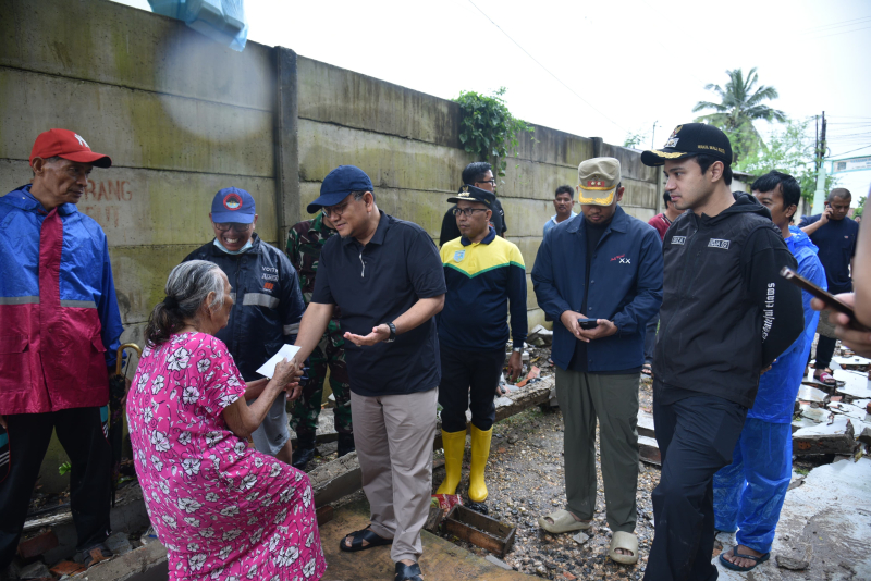 Musibah Diakhir Ramadan, Wali Kota Jambi Kunjungi Keluarga Korban Tertimpa Tembok Akibat Hujan Lebat
