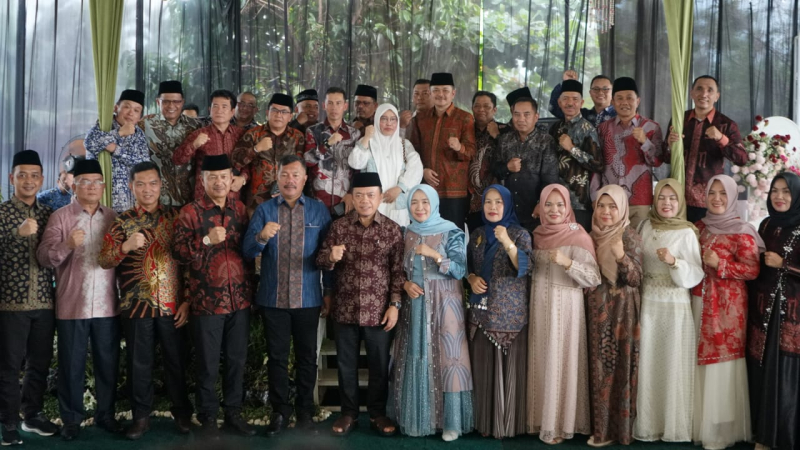 Hari Ketiga Lebaran, Gubernur Al Haris Tekankan Kekompakan Antar Bupati/Wali Kota