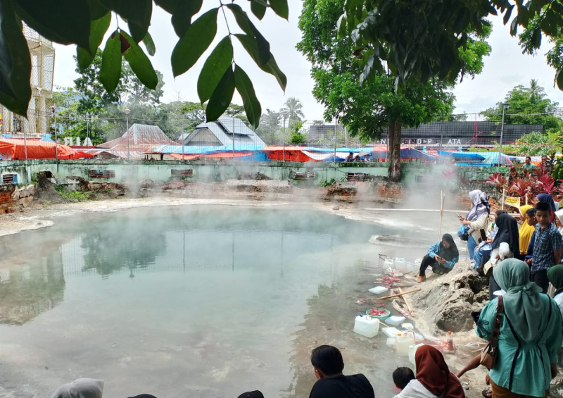 Wisatawan Asal Bungo Terjatuh di Air Panas Semurup Saat Rebus Telur, Begini Kondisinya...