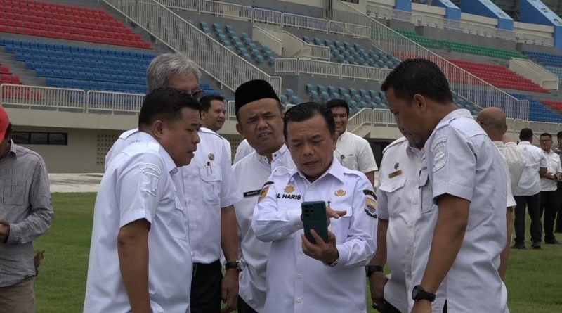 Gubernur Al Haris Cek Stadion Swarnabhumi, Pekerjaan Atap dan Sisa Tribun Dirampungkan Tahun 2025