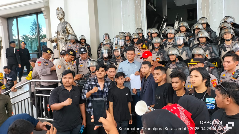 JANGAN GAGAL PAHAM ! Ini Kronologis Potongan Video Viral Ketua DPRD Jambi Respon Mahasiswa