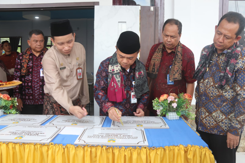Gubernur Al Haris Resmikan 4 Gedung Baru SMAN 2 Muaro Jambi
