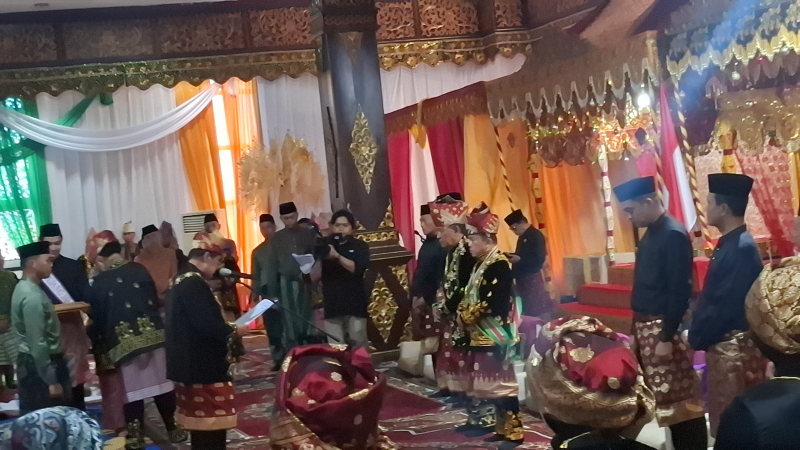 Gubernur- Wagub Jambi Dikukuhkan Sebagai Pemangku Adat LAM Provinsi Jambi, Forkopimda Jadi Pembina