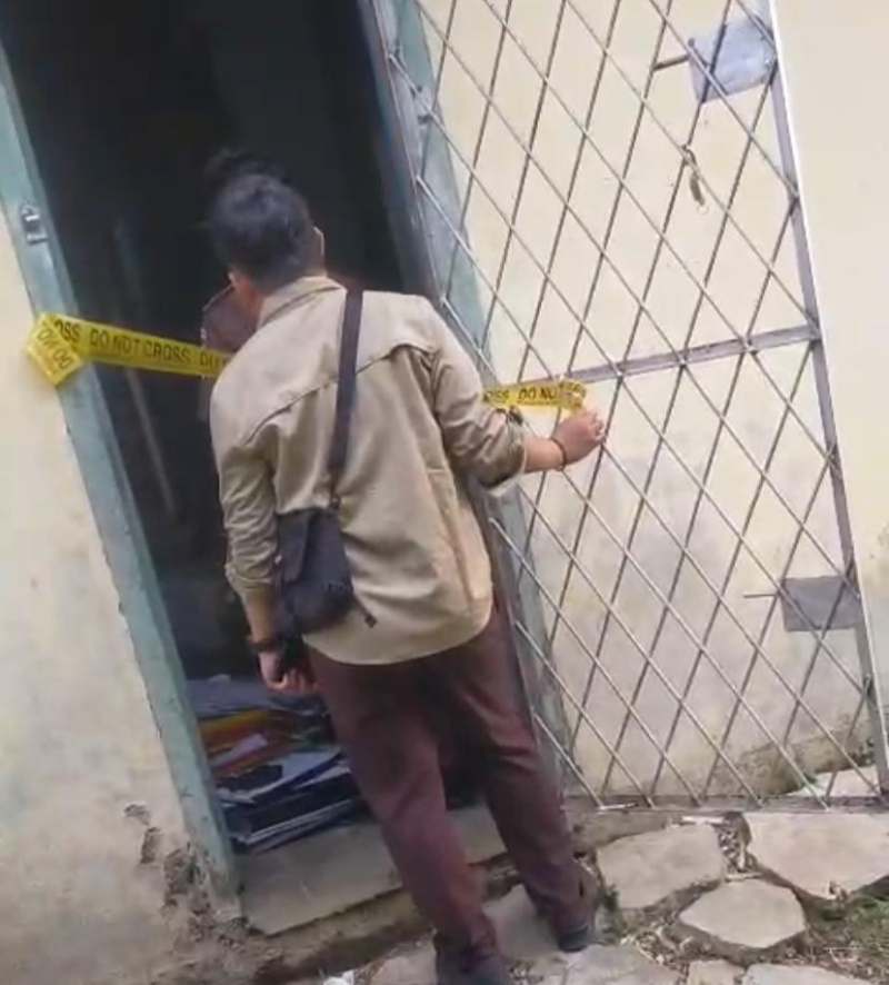 Ruangan di Dinas PdK Batanghari Digeledah Kejaksaan, Police Line Dipasang